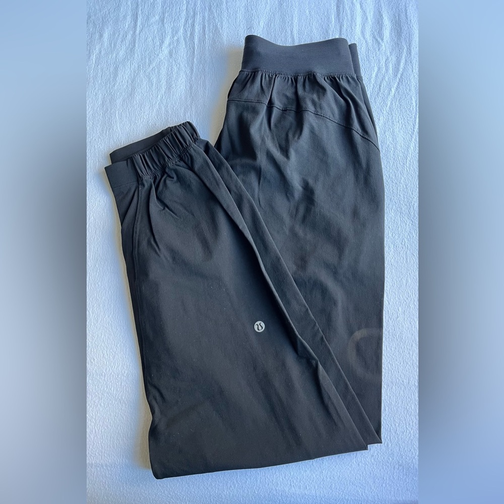 Lululemon licensed to train high-rise jogger